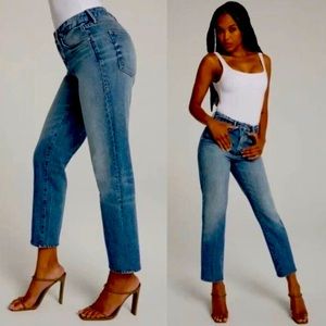 Good American Women's Straight Leg Jeans in Light Blue Wash